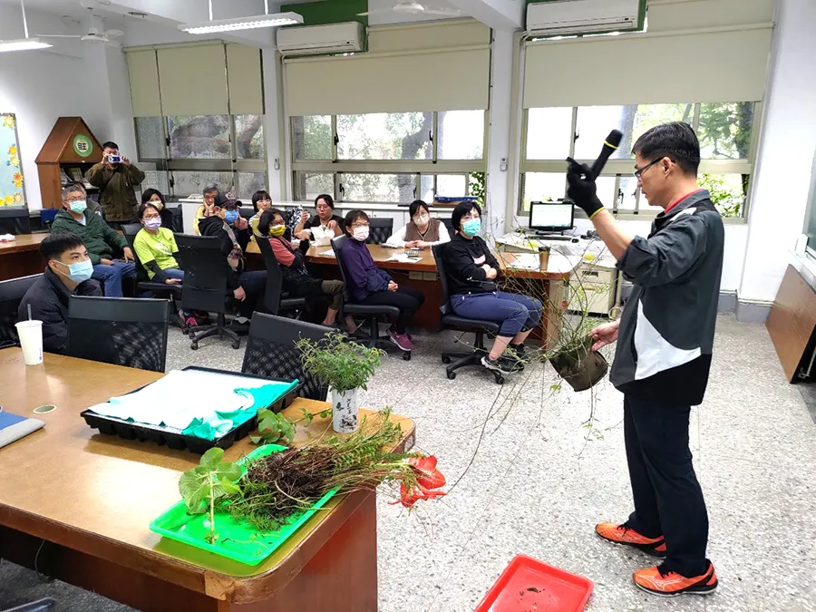 LINE_ALBUM_20240410薄層綠屋頂實作_240411_36